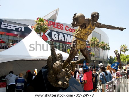 LOS ANGELES - JULY 29: Panoramic of the the Staples Center with Magic Johnson\'s statue during the extreme sports ESPN X Games Seventeen in Los Angeles on July 29, 2011 in Los Angeles California.