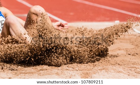 landing in long jump in track and field