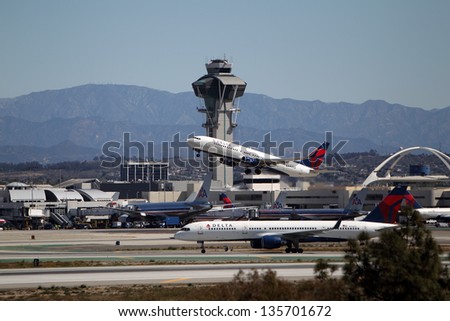 LOS ANGELES, CALIFORNIA, USA - APRIL 17 : Delta Air Lines Boeing 737-832 takes off from Los Angeles Airport on April 17, 2013. The plane has a range of 5,765 km and a maximum speed of 544 mph