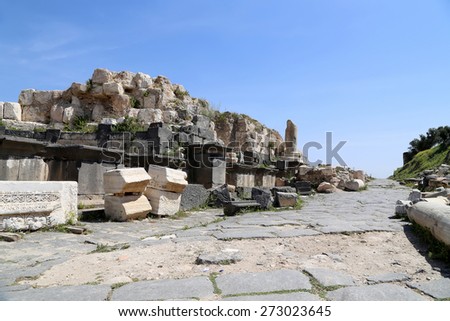 Roman ruins at Umm Qais (Umm Qays) --is a town in northern Jordan near the site of the ancient town of Gadara. Umm Qais is one of Jordan\'s most unique Greco Roman Decapolis sites