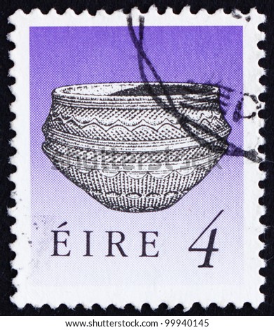 IRELAND - CIRCA 1990: a stamp printed in the Ireland shows Dunamase Food Vessel, Art Treasure of Ireland, circa 1990