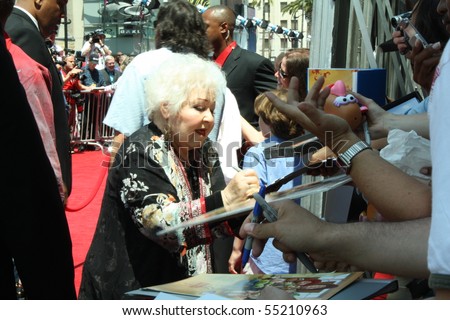 HOLLYWOOD - JUNE 14: Actor Estelle Harris greeting fans a premiere of Toy Story 3 at the El Capitan Theatre June 14, 2010 in Hollywood, California
