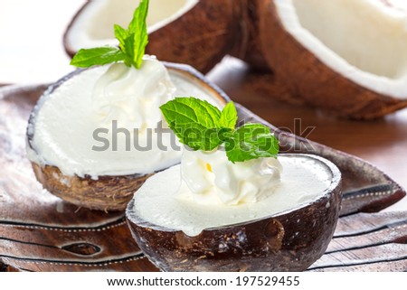Coconut ice creams in coco shells