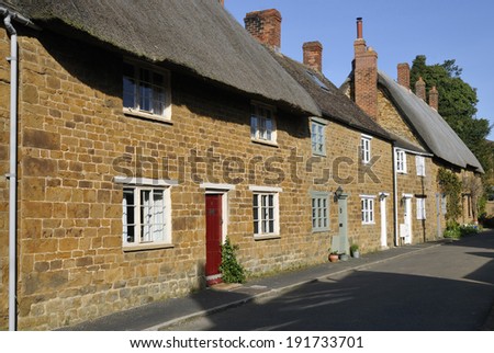 Traditional Oxfordshire Cotswold Stone Thatched Cottages
