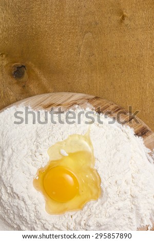 Flour with egg yolk for the manufacture of pastry cooking.