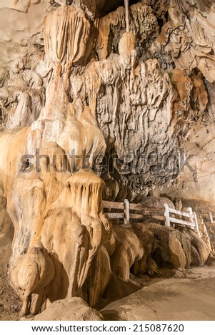 The Chang cave (Hang around Cave) is situated follow the river road southern site of Meuang Xong Village, Vang Vieng. Because its high location offered perfect views of Vang Vieng