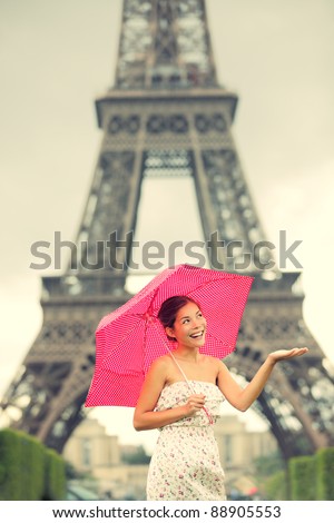 Rainy Eiffel Tower Pictures on Eiffel Tower Paris Woman  Cute Beautiful Young Woman In Dress Smiling