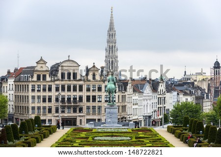 BRUSSELS, BELGIUM - MAY 20: Kunstberg or Mont des Arts (Mount of the arts) gardens as seen from the elevated vantage point on May 20, 2013 in Brussels, Belgium.