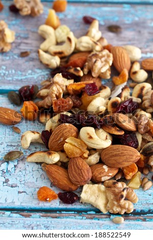 Nuts and Seeds for a Healthy trail mix