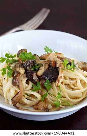 Mushroom pasta with with parsley