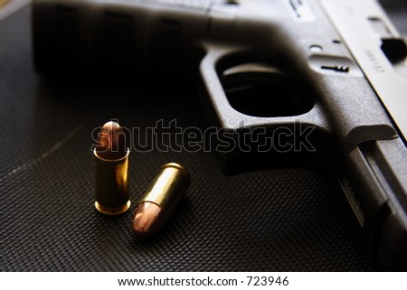 9mm pistol & bullets