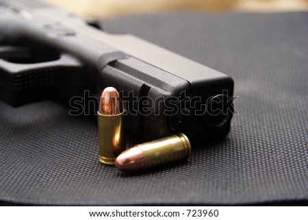 9mm pistol & bullets