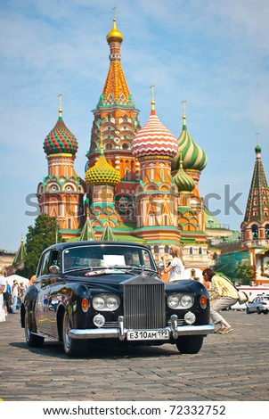 MOSCOW,RUSSIA-JULY 10: Black Rolls-Royce is on start at the start annual Rally of classical cars Zolotoe kol\'co on Red Square, on July 10, 2010 in Moscow, Russia