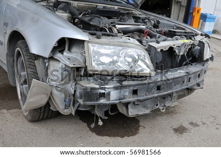 Car accident - a series of crashed car images.