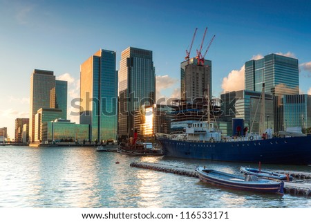 Canary Wharf from East India Dock