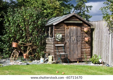 Metal Garden Sheds on Back Garden Shed With Old Metal Bicycle Stock Photo 60711670