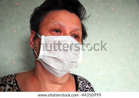 woman wears health mask because of pig flue h1n1