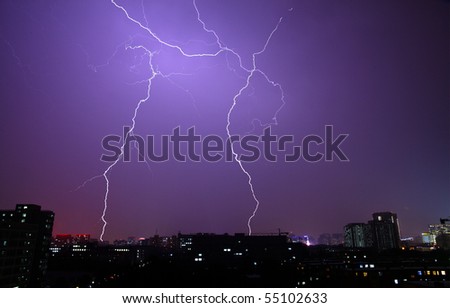 The lightning in the night sky of city