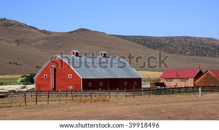 Large barn on the way to the The Dalles from Madras Oregon on hwy- 97North