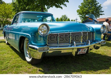 PAAREN IM GLIEN, GERMANY - MAY 23, 2015: Personal luxury car Lincoln Continental Mark II. The oldtimer show in MAFZ.