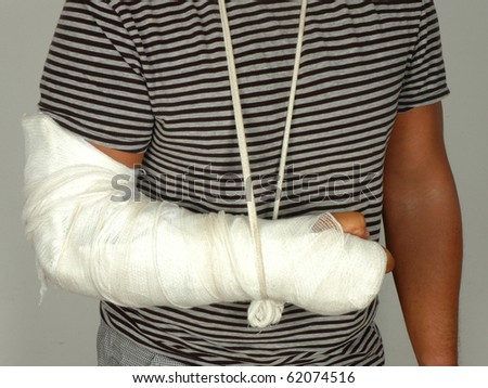 Men with his broken right arm