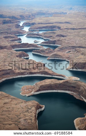 Page, Arizona: Lake Powell winds it way through the canyons of the Glen Canyon National Recreation Area.