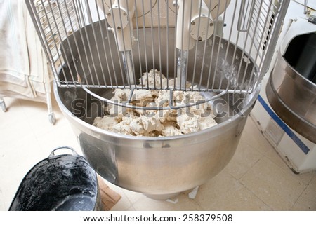 Food processor to kneading dough for bread. Manufacturing process of spanish bread