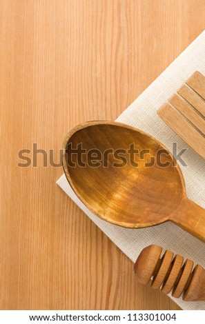 wood utensils on wooden background