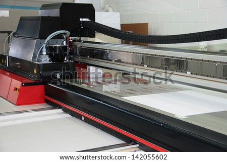 Wide format digital printer