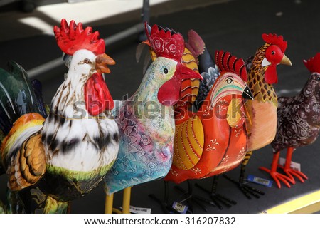 metal chickens and roosters toys