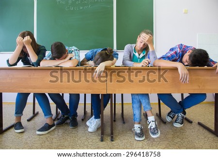 group of students misses the lesson in the classroom