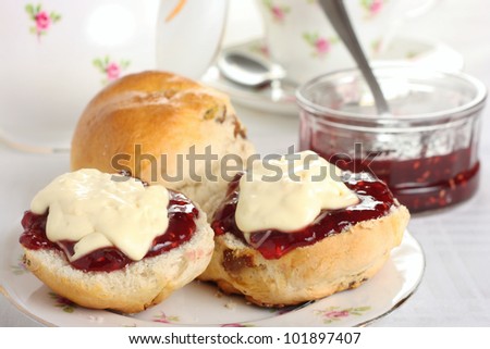 Cornish Cream Tea - Scones with jam/jelly and clotted cream on top