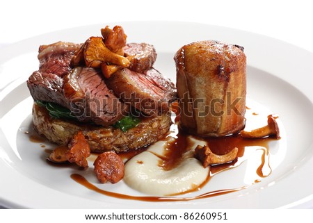Cap steak and oxtail with rosti potatoes and mushroom mousse