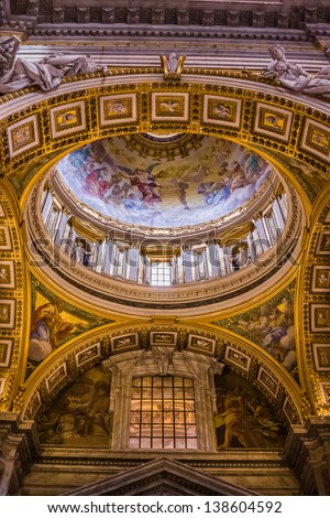 Rome - August 1: Indoor St. Peter\'S Basilica On August 1, 2012 In Rome, Italy. St. Peter\'S Basilica Until Recently Was Considered Largest Christian Church In World