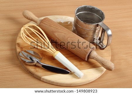 Cutting Board, Rolling Pin, Egg Whisk, Flour Sifter and Pizza Cutter