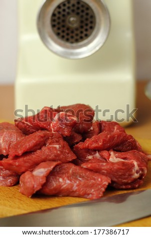 Preparing meat for making ground beef