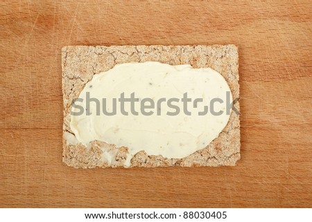 Sandwich with soft cheese and crispbread