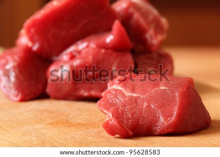 Beef cubes, raw