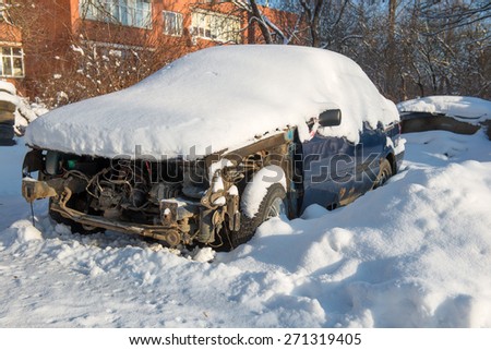 Broken and shattered car is worth in the snow
