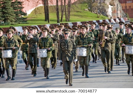 MOSCOW - MAY 6: The military orchestra rehearses in Aleksandrovsk garden, on May 6, 2010 in Moscow. The rehearsal is to celebrate the upcoming 65th Anniversary of Victory Day (WWII) on May 9th.
