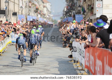 TURIN, ITALY -MAY 07: Spanish Professional Cycling Team Movistar starts for team time trial first leg of 2011 Giro Italia from Venaria Reale castle on May 07, 2011 in Turin, Italy