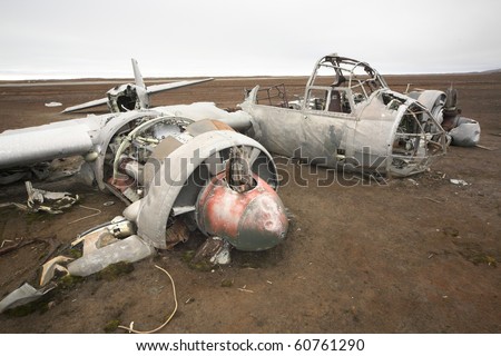 junker ju 88 - panzer IV  front de l'est hiver 42-43 - l'épave du Ju 88 - Page 2 Stock-photo-junkers-ju-airplane-wreck-world-war-ii-spitsbergen-60761290