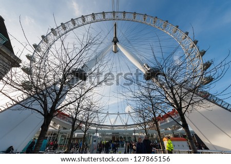 LONDON, UK -JANUARY 27:  As of 2013, over 5000 marriage proposals have been made on the London Eye tourist attraction near the River Thames in London, UK on January 27, 2013