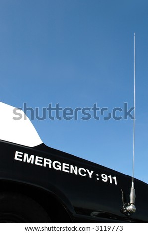 emergency 911 on US police car