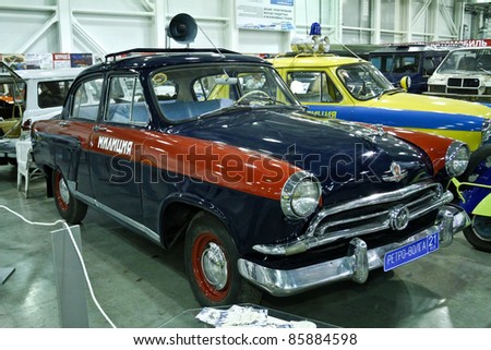 MOSCOW - SEPTEMBER 16: GAZ M-21V Volga 1958 police at the international exhibition of the technical antiques on September 16, 2011 in Moscow, Russia