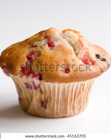 اروع تشكيلة لمحبي الكاب كيك Stock-photo-muffin-with-berries-45163705