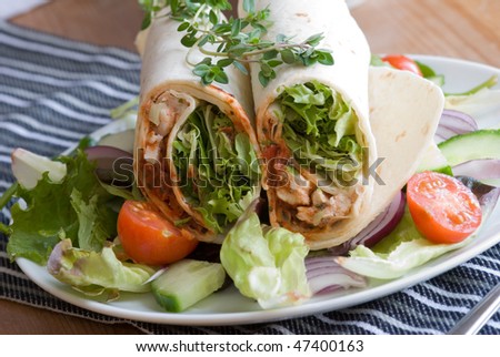 Chicken fajita with side salad