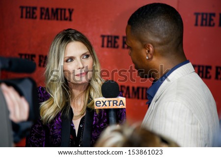 NEW YORK-SEP 10: Michelle Pfeiffer speaks with A.J. Calloway at \