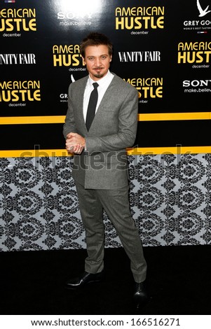 NEW YORK-DEC 8: Actor Jeremy Renner attends the \