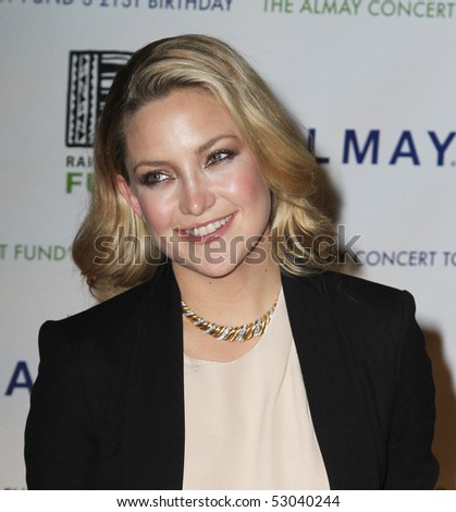 NEW YORK - MAY 13 : Actress Kate Hudson attends the Almay Concert to celebrate the Rainforest Fund\'s 21st birthday at the Plaza Hotel on May 13, 2010 in New York City.  Kate Hudson is the new face of Almay